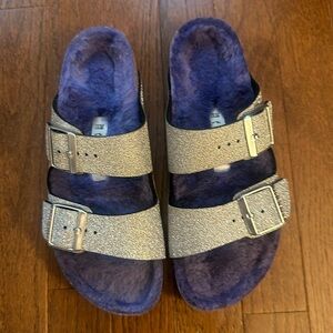 Birkenstock women’s Arizona glitter dust silver, purple fur insole.